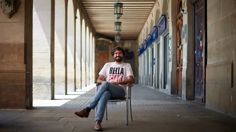 Entrevista con el periodistas navarro Daniel Ramírez sobre su nuevo libro publicado de poesía. MIGUEL OSÉS