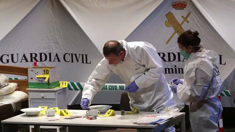 * A:  J. A. GOÑI 
* F: 21-01-2015
* P:   
* L: PAMPLONA
* T: Semana Negra. Crimen a escena. Científica de la Guardia Civil