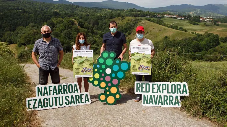 El presidente de la Red Explora Navarra, Gustavo Ortiz de Barrón, el director general de Proyectos Estratégicos del Ejecutivo foral, Rubén Goñi, y la gerente de la Asociación Turística Tierras d