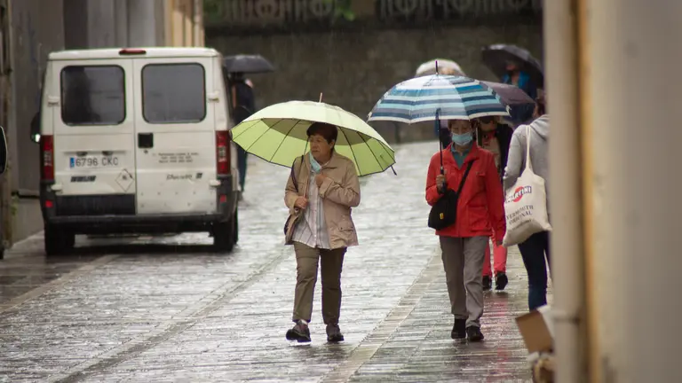 Las lluvias llegan a Pamplona en pleno mes de Junio. MEGAN WALLS