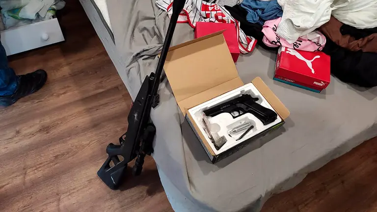 19-06-2021 Pistola intervenida durante la operación.
SOCIEDAD ANDALUCÍA ESPAÑA EUROPA CÁDIZ
GUARDIA CIVIL
