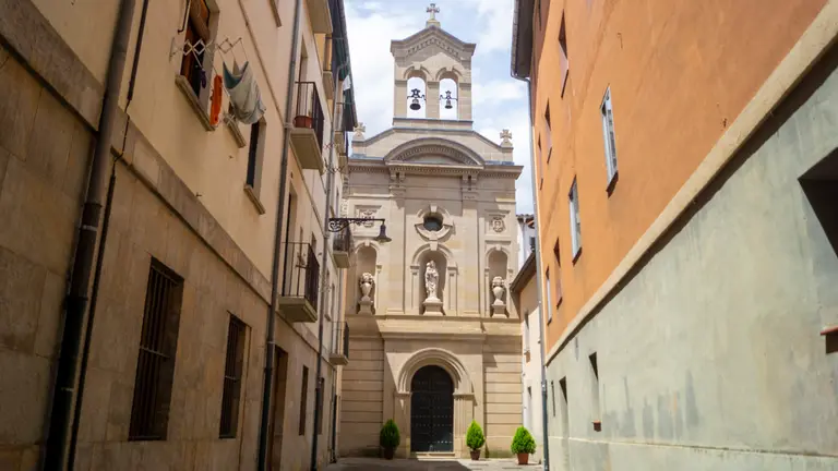 Calle SAlsipuedes, situada en la Plaza San José de Pamplona, junto a la Catedral. MEGAN WALLS