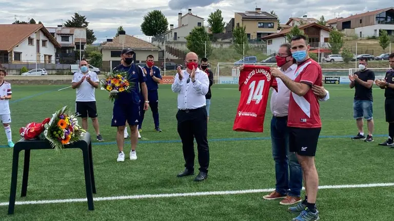 Homenaje a Santxo Lamberto y Ander Pardo en Puente la Reina. CA Osasuna.