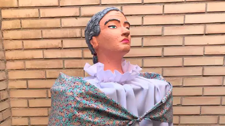 Fermina, la nueva chiquigigante para Solera Asistencial. CHIQUIGIGANTES