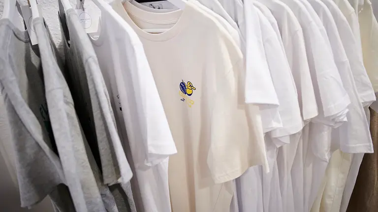 Sigue Nadando, tienda de ropa en la calle Pio XII de Pamplona. PABLO LASAOSA