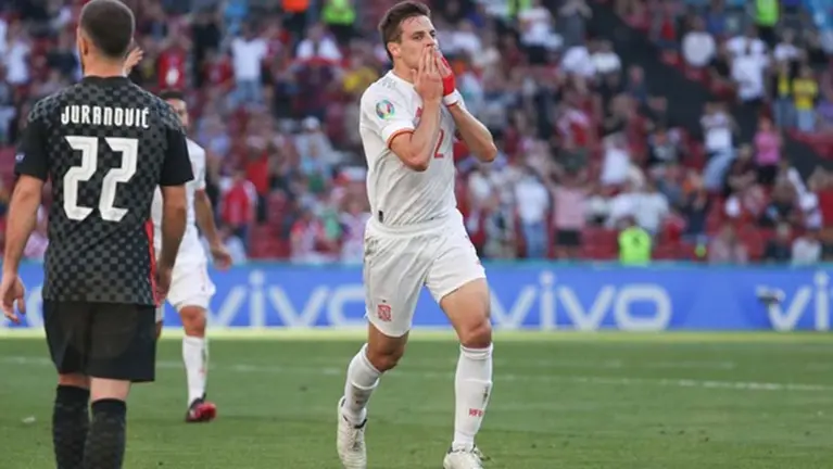 César Azpilicueta celebra el 2-1 ante Croacia en el partido de la Eurocopa.