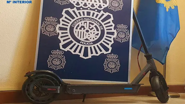Patinete sustraídos por los dos jóvenes detenidos. POLICÍA NACIONAL