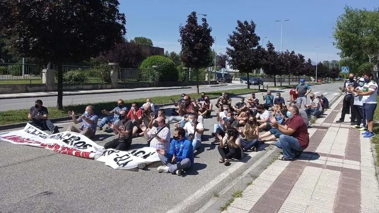 Concentración de los trabajadores de Electroaceros. LAB