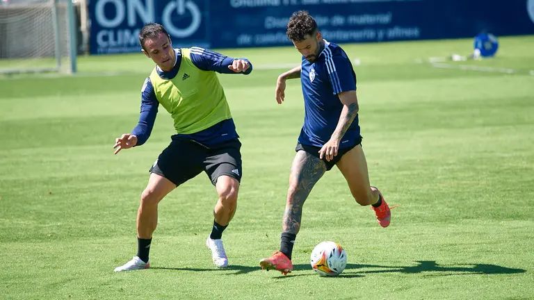 Entrenamiento de Osasuna en las instalaciones de Tajonar. MIGUEL OSÉS