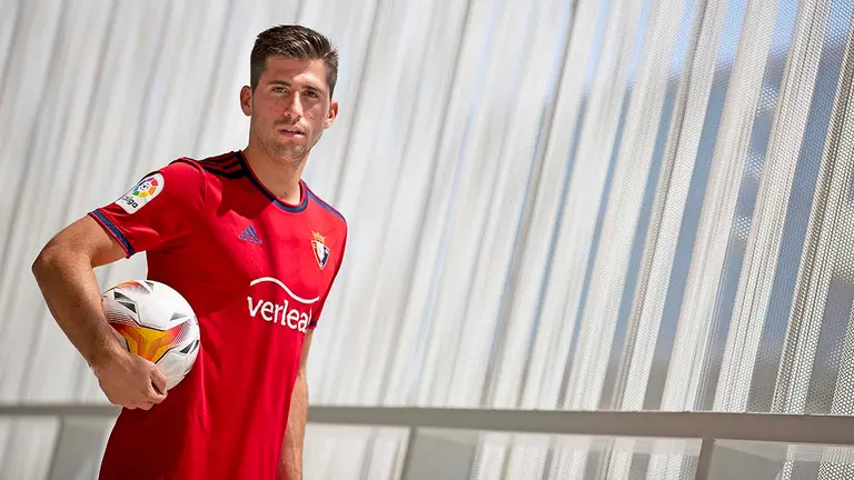 Presentación de Jesús Areso como nuevo jugador de Osasuna. OSASUNA