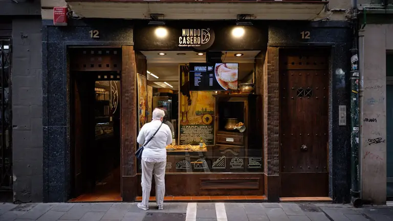 Tienda de comida para llevar 'Mundo Casero' en la Calle San Miguel 12. MIGUEL OS&Eacute;S