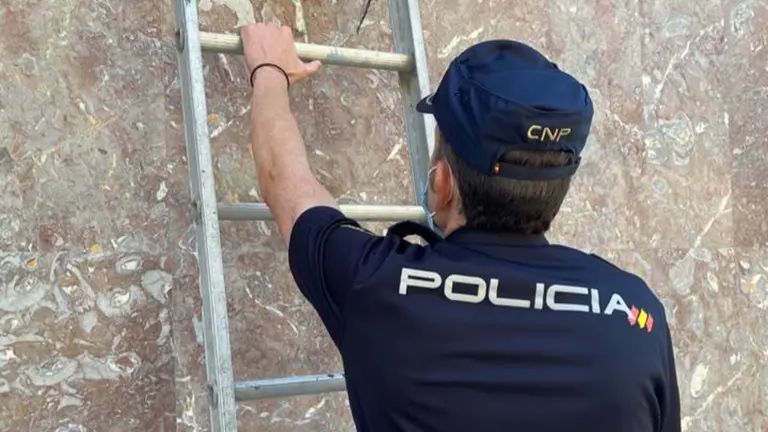 Un agente de la Policía Nacional. CEDIDA