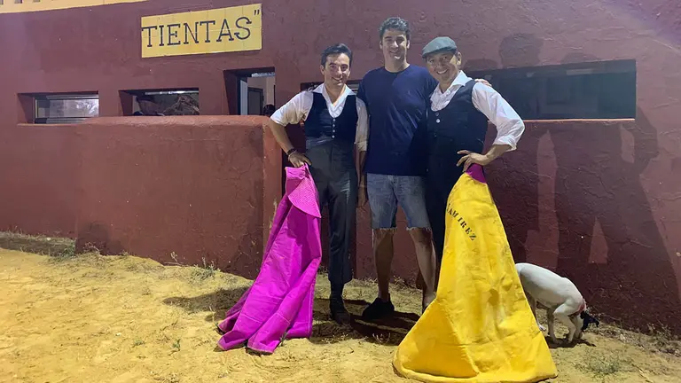 Imanol Sánchez en la finca de Jesulín de Ubrique. CEDIDA
