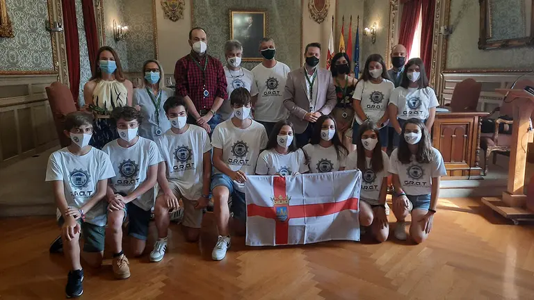 Recibimiento en el Ayuntamiento de Tudela al  equipo de robótica GRAT Anunciata. AYUNTAMIENTO DE TUDELA