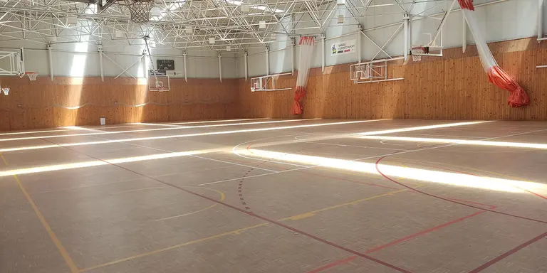 Polideportivo Municipal José María Iribarren tras los trabajos de reparación en el suelo. AYUNTAMIENTO DE PAMPLONA