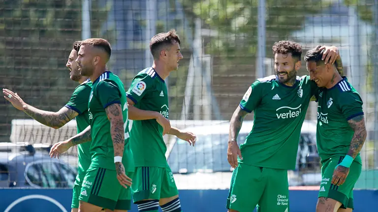 Partido de pretemporada en las instalaciones de Tajonar entre Osasuna y Burgos. MIGUEL OSÉS