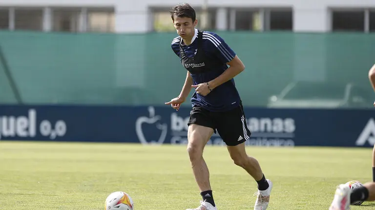 Ante Budimir se incorpora a los entrenamientos de Osasuna tras finalizar sus vacaciones. C.A. OSASUNA