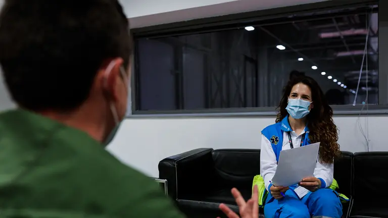 Una psicóloga sanitaria especializada en pandemia trabaja en un hospital para dar un mejor apoyo a enfermos y familiares que estén sufriendo el impacto del Covid-19. ARCHIVO