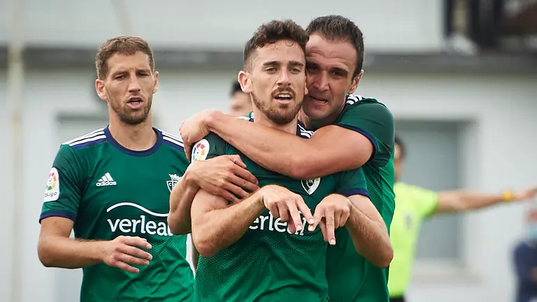 Osasuna se enfrenta al Mirandés en un partido amisotoso de pretemporada en las instalaciones de Tajonar. PABLO LASAOSA