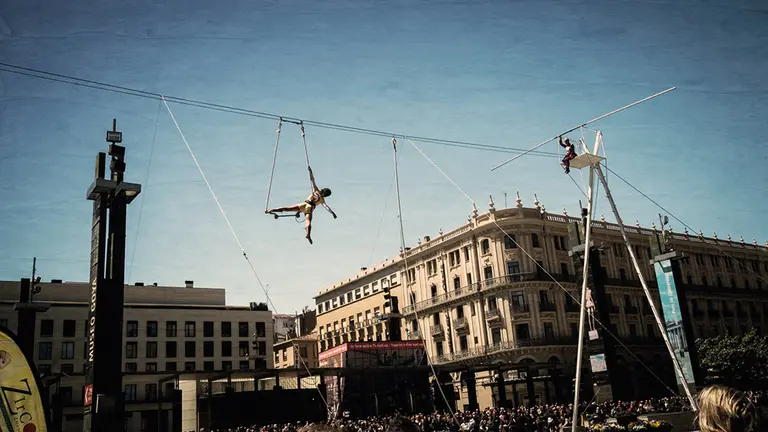 Imagen del espectáculo '78 route' de la compañía La Meute-Los Muchachos. AYUNTAMIENTO DE PAMPLONA