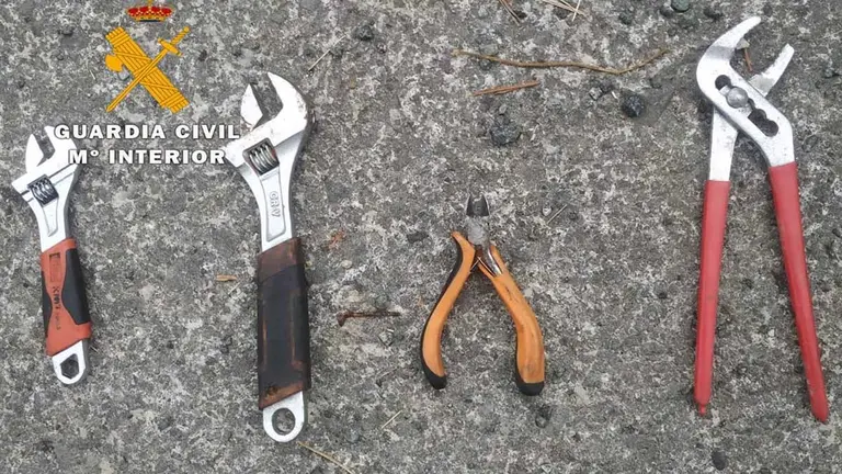 Herramientas intervenidas a los detenidos en Aralar. GUARDIA CIVIL