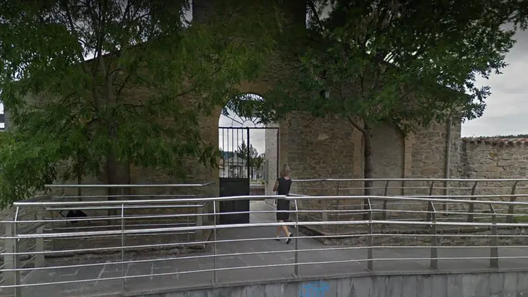 Fachada exterior del cementerio de Villava. GOOGLE MAPS