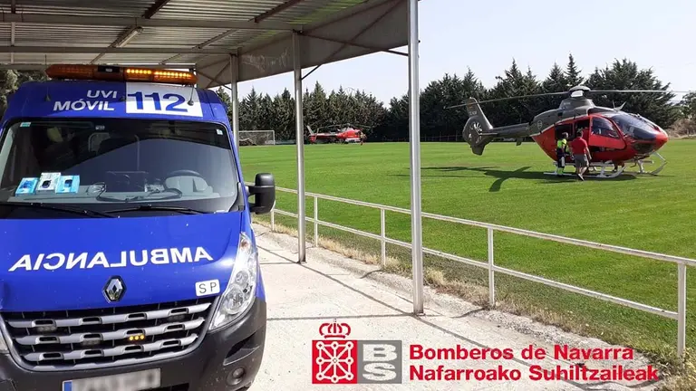 11-08-2021 Helicóptero en el que ha sido trasladado el montañero.

Efectivos de bomberos han reanimado este miércoles con un desfibrilador a un hombre que ha sufrido un infarto cuando realizaba montañismo en Montejurra.

ESPAÑA EUROPA SOCIEDAD NAVARRA
BOMBEROS DE NAVARRA
