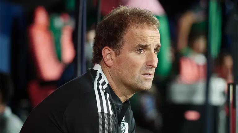 Jagoba Arrasate en el estadio de El Sadar durante el partido ante el Espanyol en Pamplona.
AFP7 /  Europa Press.