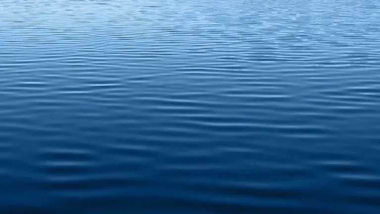 Imagen de archivo de un lago ARCHIVO