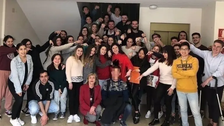 Universitarios recogen firmas en Change.Org para poder traer a España a su excompañero de clase atrapado en Afganistán - CHANGE.ORG