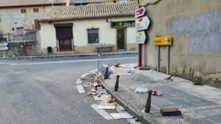 La localidad navarra de Aibar tras el botellón de la pasada madrugada que acabó con agresiones a la policía. CEDIDA
