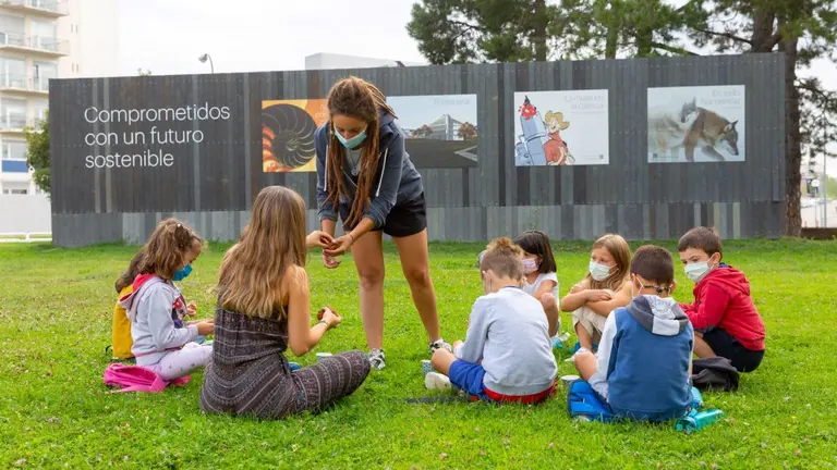 Niños y niñas disfrutan del campamento de la UNAV. UNIVERSIDAD DE NAVARRA