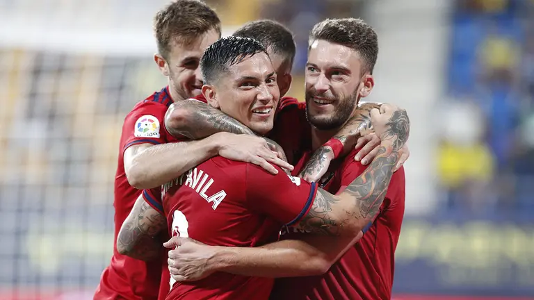 Osasuna celebra un gol ante el Cádiz en el triunfo conseguido en el descuento. C.A.OSASUNA
