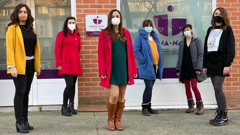 De izda a dcha: Olaya Irene Maeztu García , Izaskun Aguirre Lasa, Ana Isabel Martínez Muñoz, Garazi Urteaga Ceberio, Nerea Arteaga Brieba y Rebeca Fernández Tobía. COLEGIO DE TERAPEUTAS OCUPACIONALES DE NAVARRA