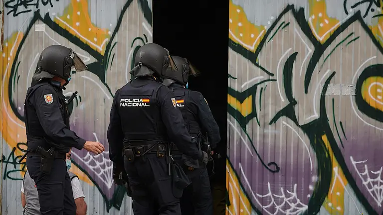 Disturbios durante el desalojo del Gaztetxe de la Rochapea. PABLO LASAOSA