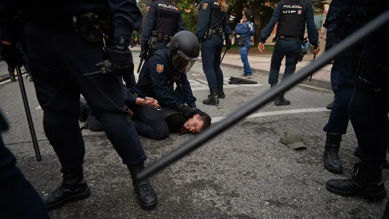 Cargas policiales en la Rochapea debido al desalojo del Gaztetxe de la calle Artica. MIGUEL OSÉS