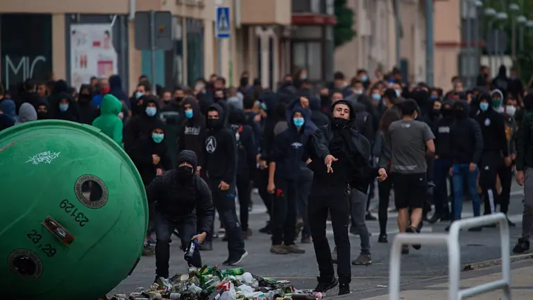 Cargas policiales en la Rochapea debido al desalojo del Gaztetxe de la calle Artica. MIGUEL OSÉS