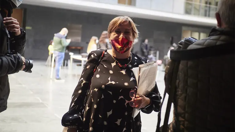 La diputada por Izquierda Unida de Izquierda-Ezkerra, Marisa de Simón, durante un pleno en el Parlamento foral, en Pamplona, Navarra. EUROPA PRESS