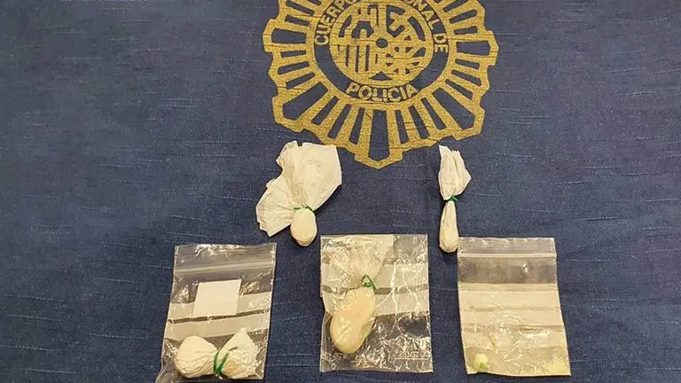 03-09-2021 Detenida en Pamplona tras serle intervenidos cerca de 9 gramos de speed..

La Polic&iacute;a Nacional ha detenido en Pamplona a un mujer de 47 a&ntilde;os como presunta autora de un delito contra la salud p&uacute;blica tras intervenirle 8,81 gramos de speed y 165 euros.

SOCIEDAD ESPA&Ntilde;A EUROPA NAVARRA
POLIC&Iacute;A NACIONAL
