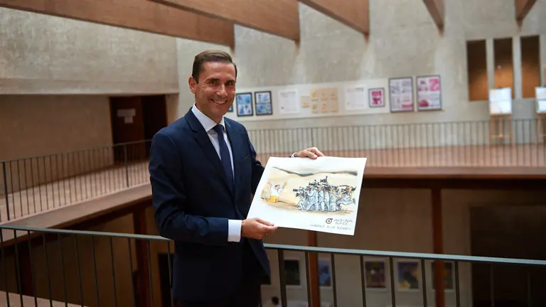 La Asociación de Reporteros Gráficos de Navarra (AREGNA/NAGE) entrega su premio de 2021 al periodista Gonzalo Ruiz Eraso, responsable de comunicación del Tribunal Superior de Justicia de Navarra (TSJN). MIGUEL OSÉS