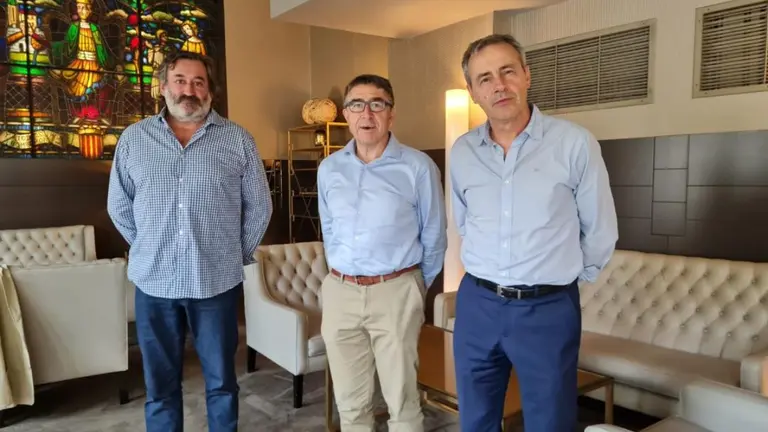 De izquierda a derecha, José Ignacio Toca (ANVITE), Eduardo López-Dóriga (SCN) y Tomás Caballero (FTC). CEDIDA