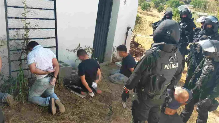 Desmantelados dos laboratorios clandestinos con capacidad para producir 300 kilogramos de cocaína al mes. POLICÍA NACIONAL