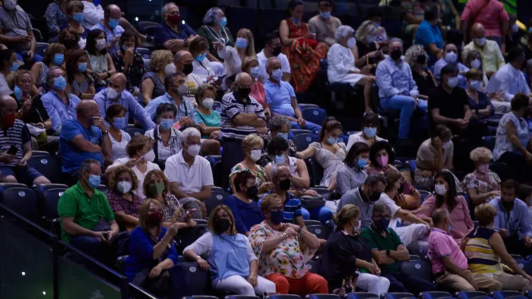 Concierto de Perales en el Navarra Arena. MIGUEL OSÉS