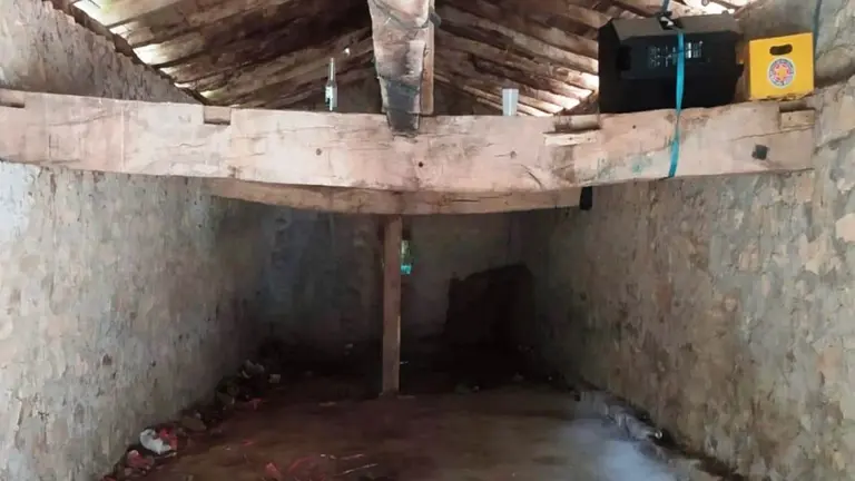 Botellódromo desmantelado en borda de Larrainzar. POLICÍA FORAL