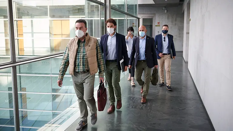 Comisión de Educación del Parlamento de Navarra. Sesión de trabajo para que una representación de padres y madres de la Ribera de Navarra afectados por el proceso de admisión para el curso 2021/2022 en Educación Secundaria Obligatoria explique su situación. PABLO LASAOSA