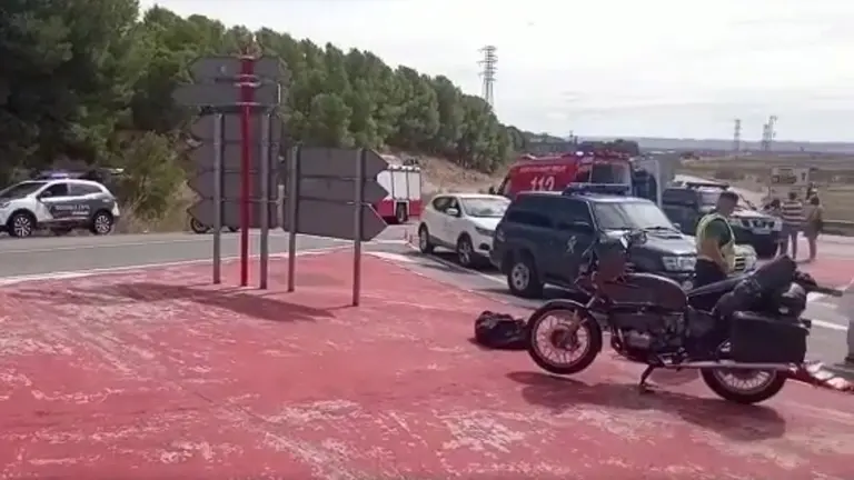 Accidente de moto ocurrido en Valtierra en el que un francés ha resultado herido grave. GUARDIA CIVIL