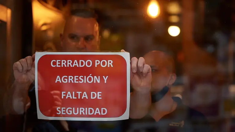 La hostelería cierra el jueves tras las agresiones de la semana pasada. MIGUEL OSÉS