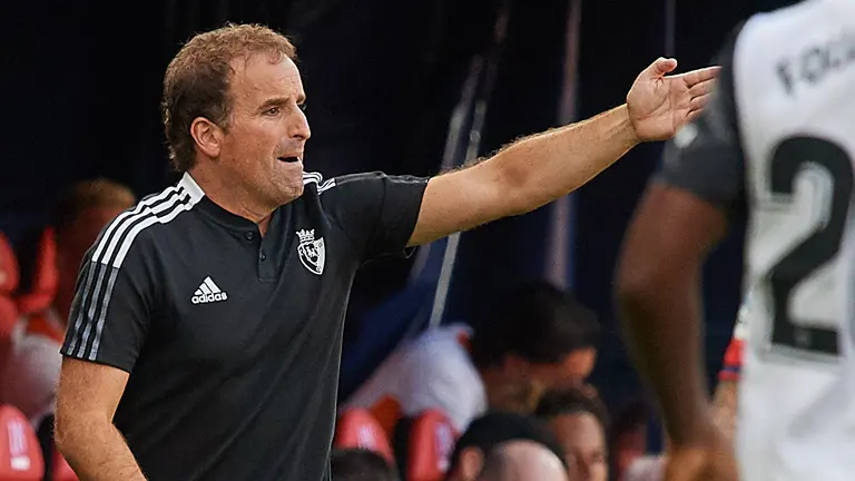 Partido entre Osasuna y Valencia correspondiente a la jornada número 4 disputado en el estadio de El Sadar de Pamplona. MIGUEL OSÉS