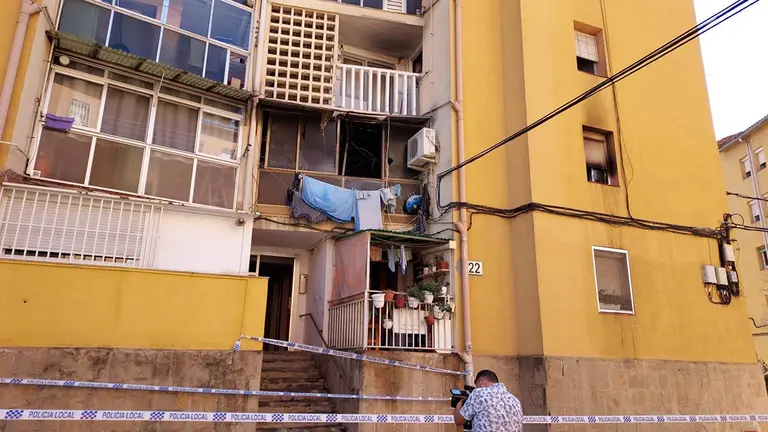 Estado del edificio afectado por el incendio este domingo por la mañana. EUROPA PRESS