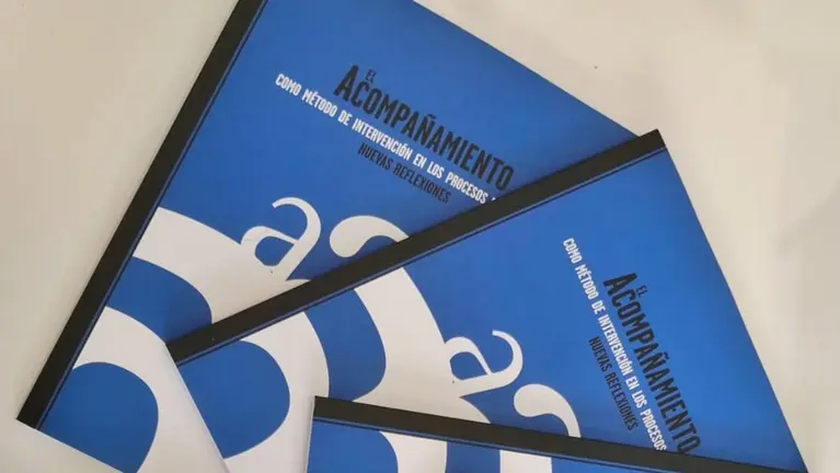 Manual de Acompañamiento de la Red Navarra de la Lucha contra la Pobreza y la Exclusión Social. CEDIDA